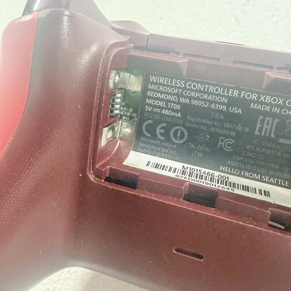 Xbox One Wireless Controller Deep Red Model 1708 Bluetooth FOR PARTS/REPAIR READ